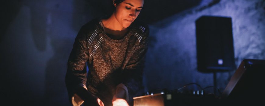 c-florian-voggeneder Sound artist Gabriela Gordillo performing